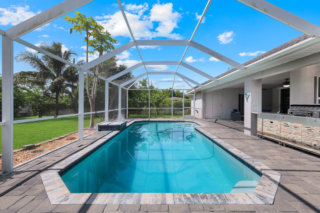 27741 Roslin Dr, Bonita Springs, FL 34135