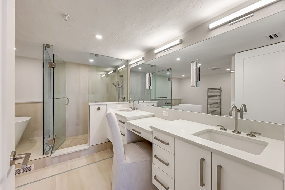 5601 Turtle Bay Dr #1102, Naples, FL 34108