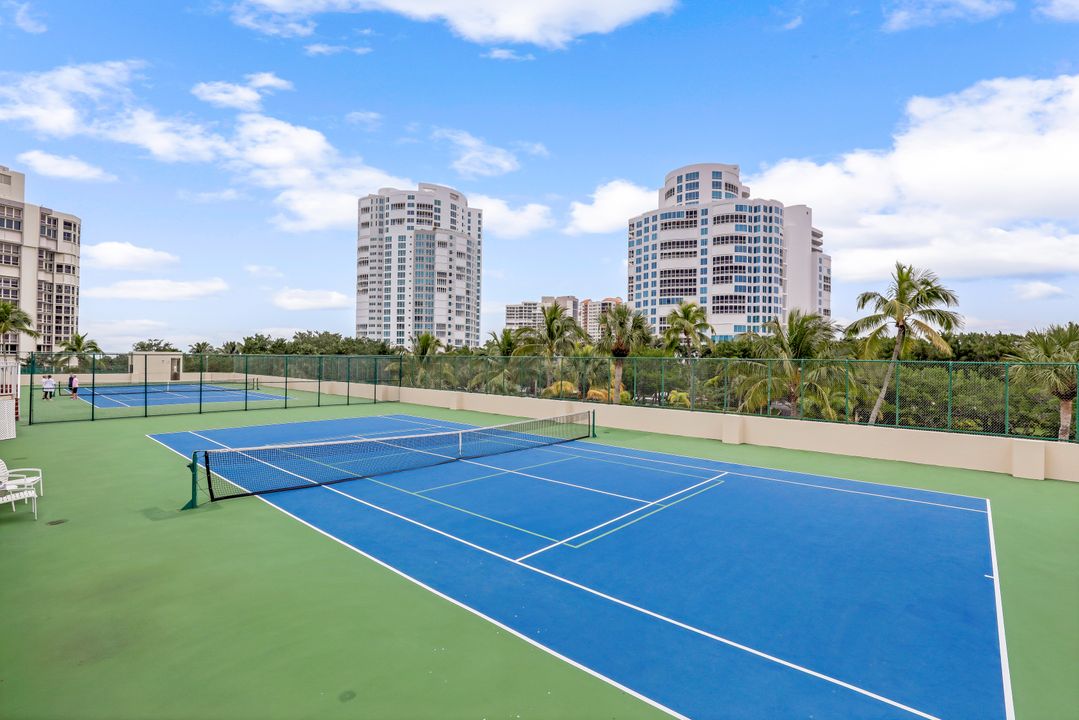 4041 Gulf Shore Blvd N #204, Naples, FL 34103