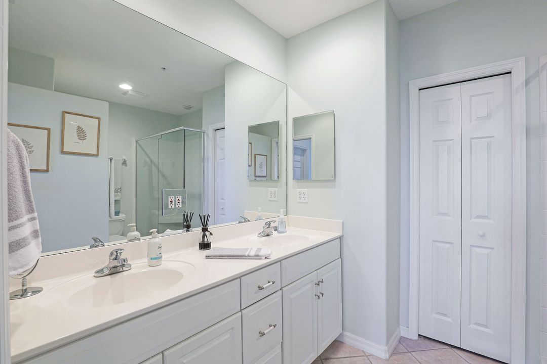 8223 Parkstone Pl #306, Naples, FL 34120