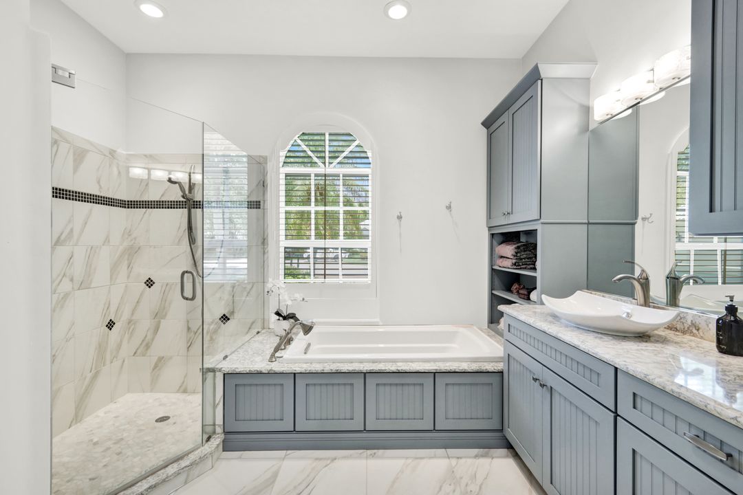 3441 Lakemont Dr, Bonita Springs, FL 34134