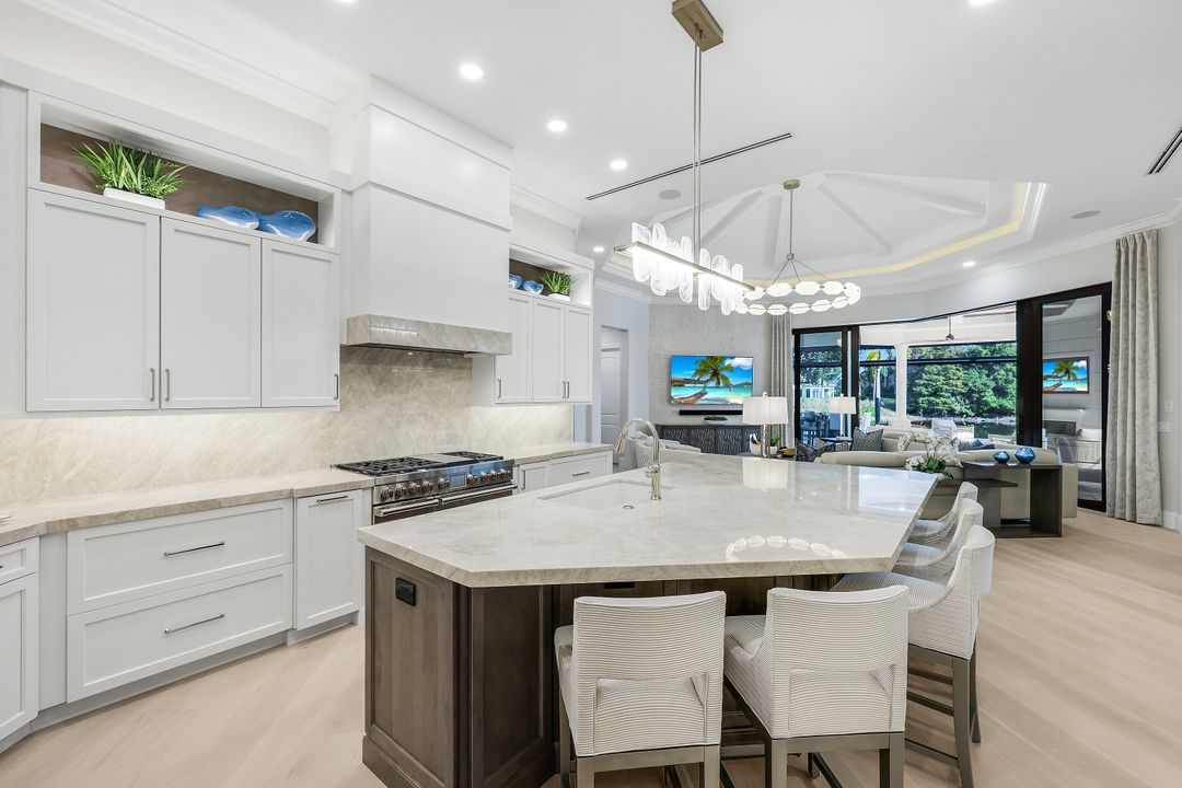 4262 Deephaven Ln, Naples, FL 34119