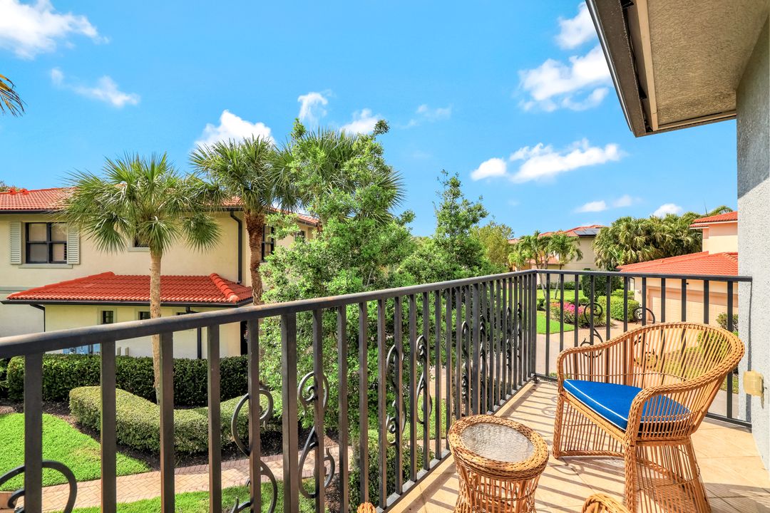 1383 Artesia Dr E #701, Naples, FL 34113