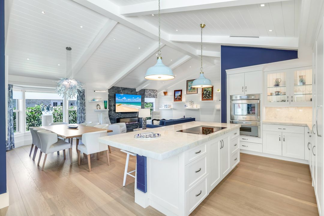 812 Tallow Tree Ct, Naples, FL 34108