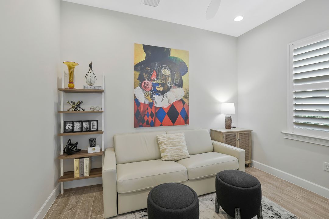 5665 Highbourne Dr, Naples, FL 34113