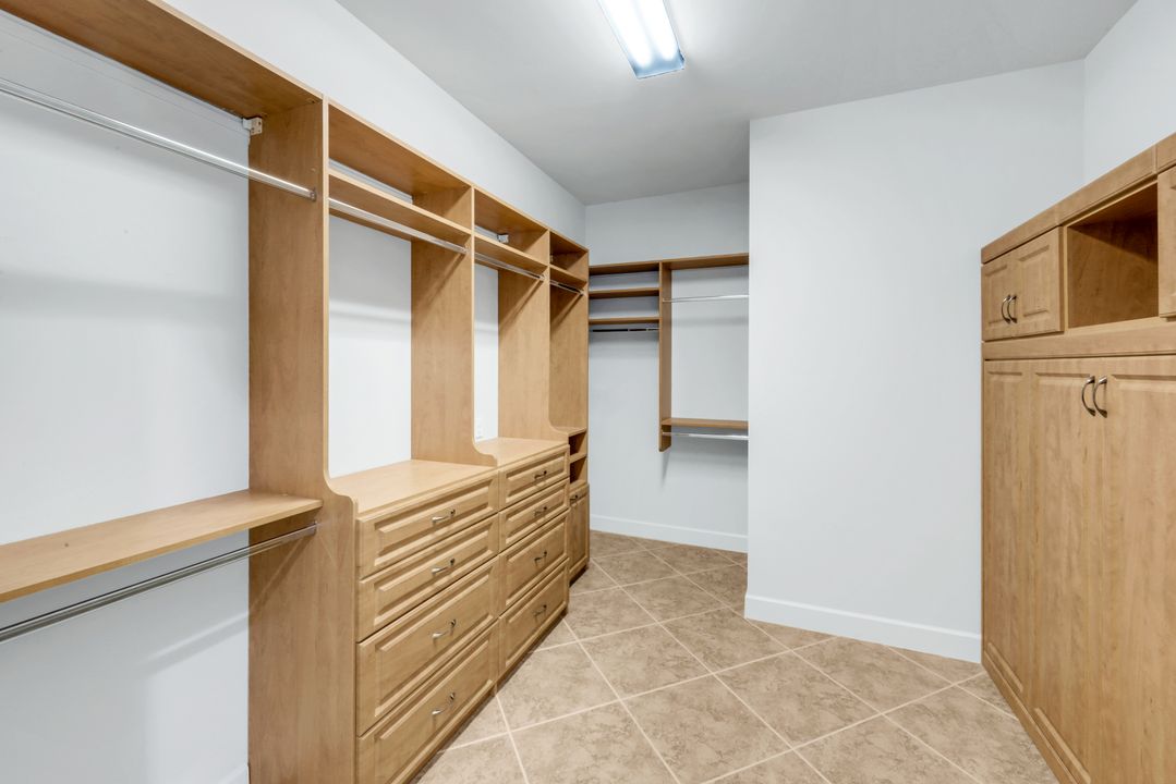 9180 Ores Cir, Naples, FL 34120
