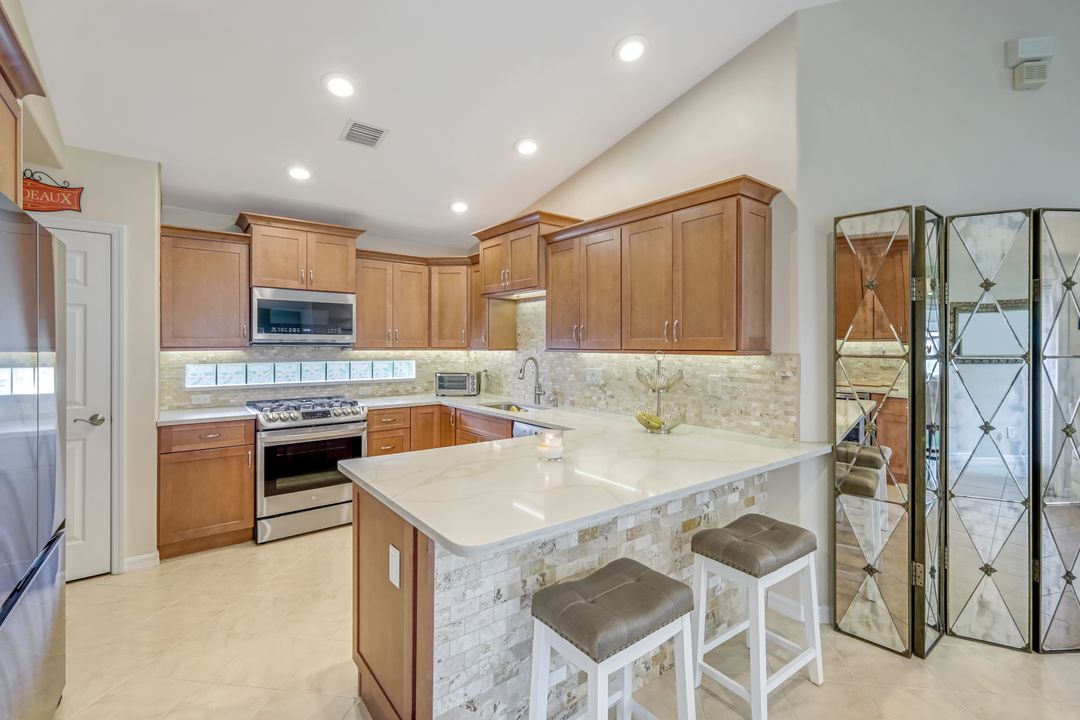 9006 Astonia Way, Estero, FL 33967