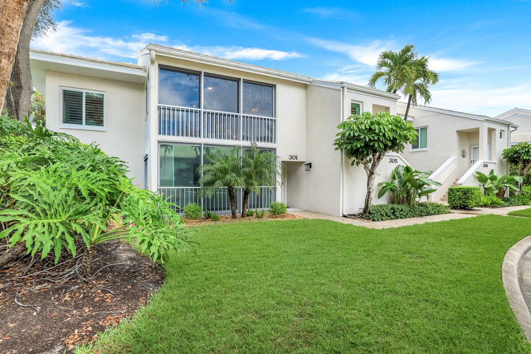 790 Willowbrook Dr #305, Naples, FL 34108
