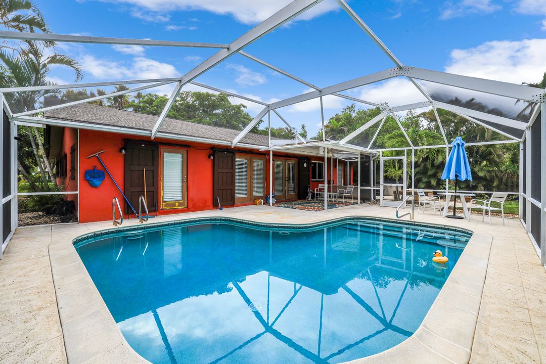 150 Big Springs Dr, Naples, FL 34113