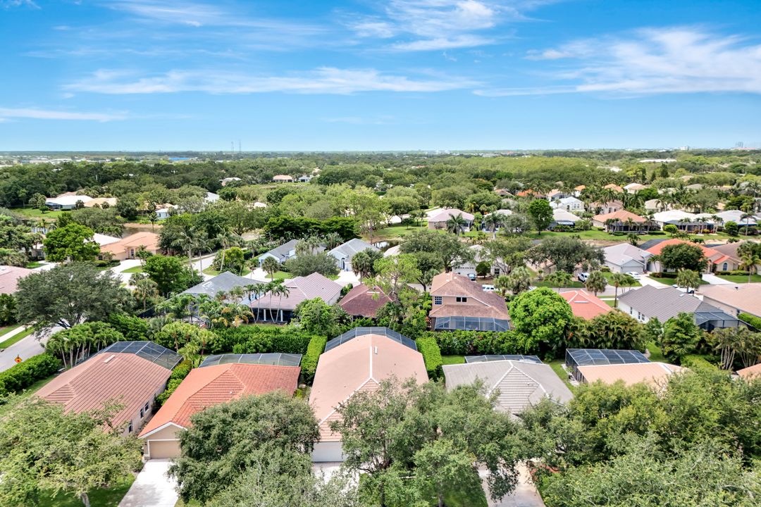 7052 Timberland Cir, Naples, FL 34109
