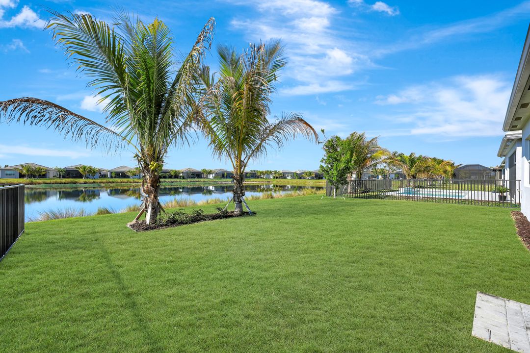 12418 Dahlia Ct, Naples, FL 34120