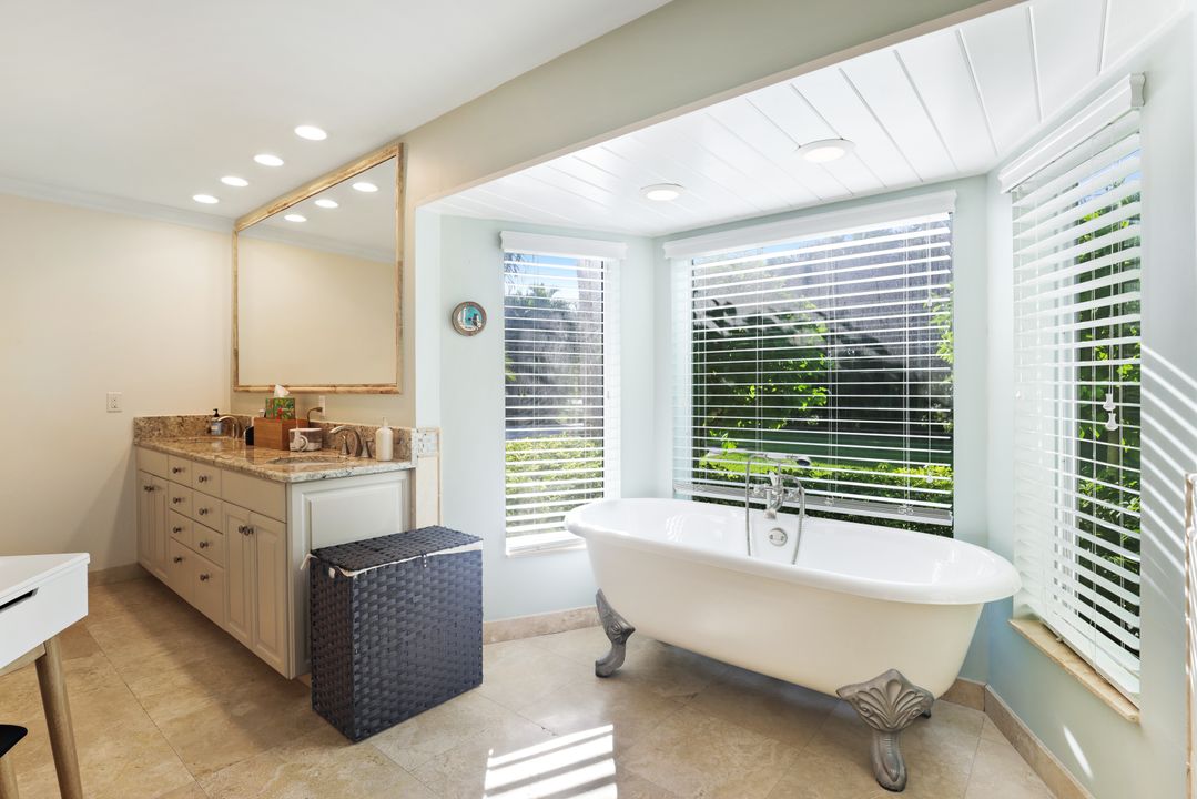 6516 Trail Blvd, Naples, FL 34108