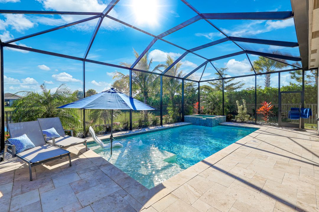 11555 Jacaranda Dr, Naples, FL 34120