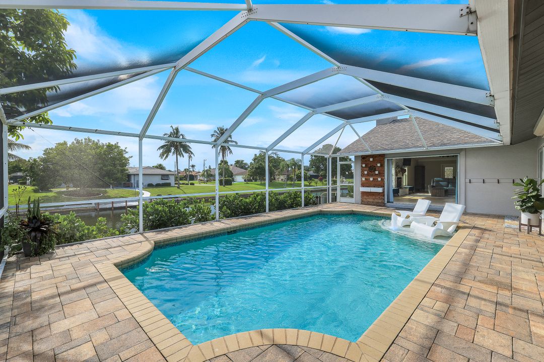 204 SE 20th Pl, Cape Coral, FL 33990
