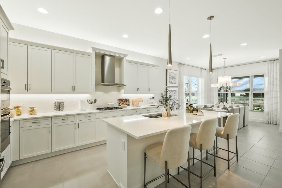 11805 Drake Ln, Naples, FL 34120