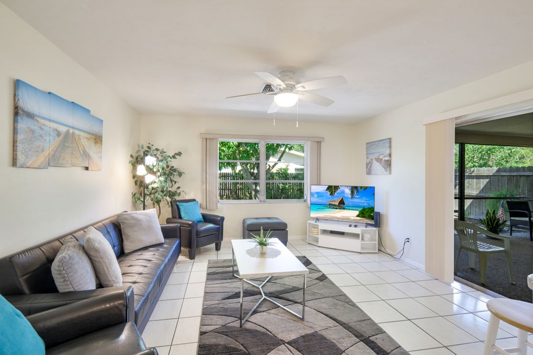 4587 Capri Dr, Naples, FL 34103