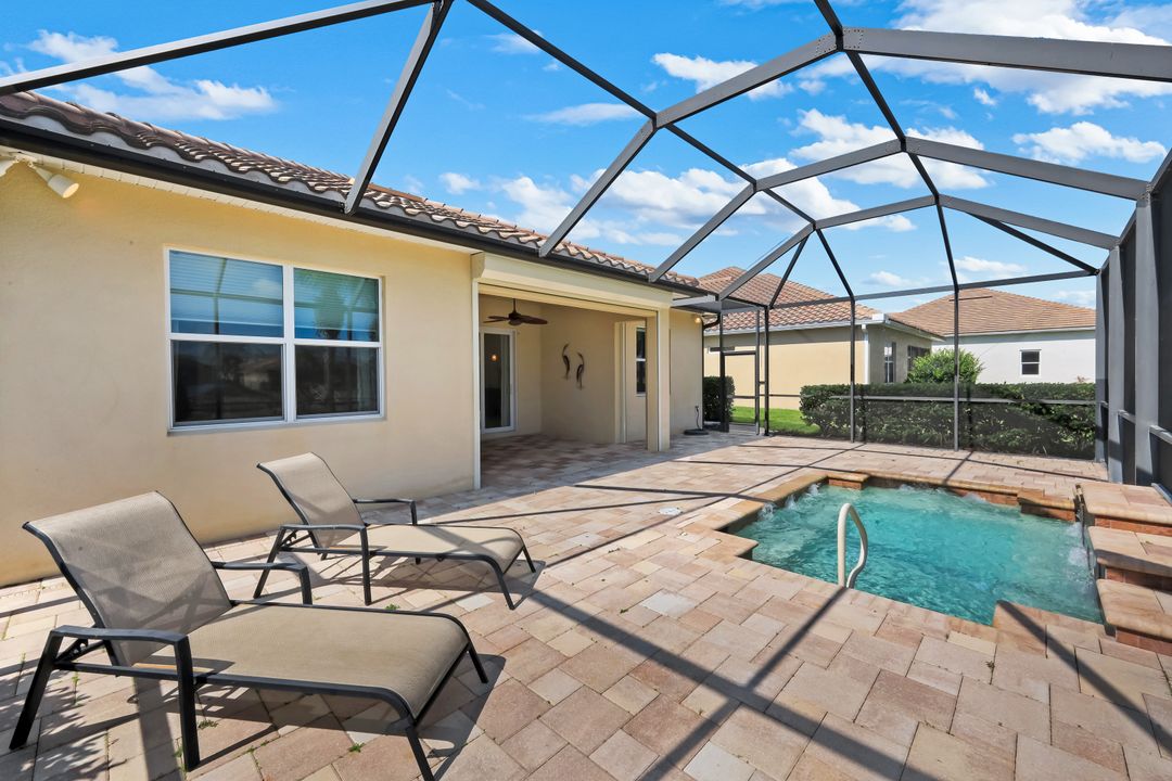 9179 Flint Ct, Naples, FL 34120