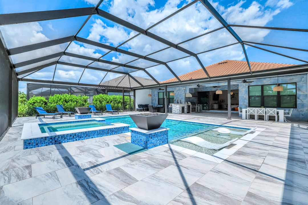 15495 Rio Ponace Ct, Naples, FL 34114