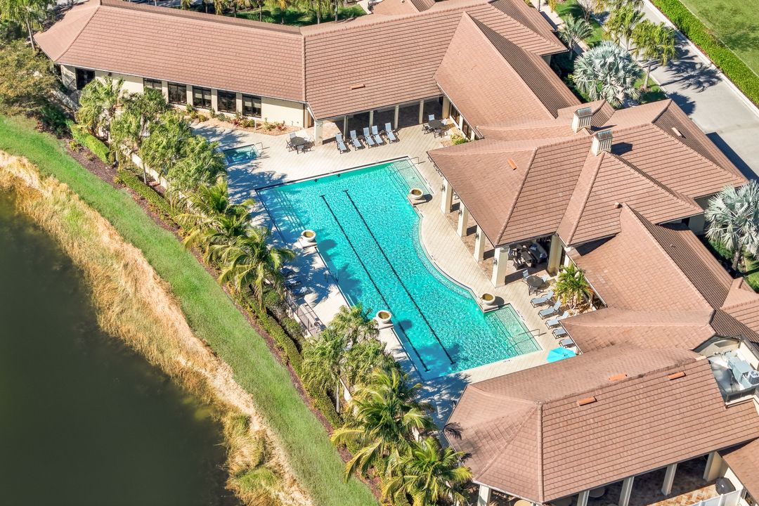 2302 Grenadines Way, Naples, FL