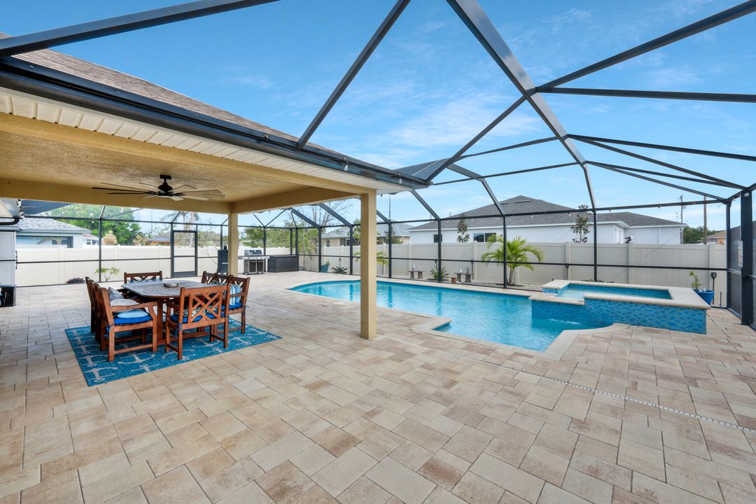 2703 NE 7th Ave, Cape Coral, FL 33909