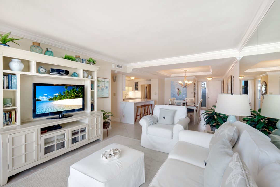 3443 Gulf Shore Blvd N #309, Naples, FL 34103