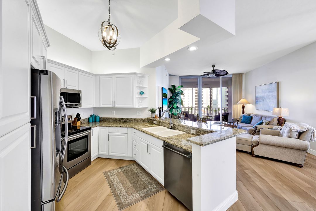 460 Launch Cir #604, Naples, FL 34108