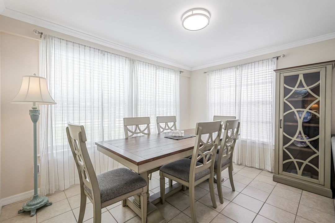 814 107th Ave N, Naples, FL 34108