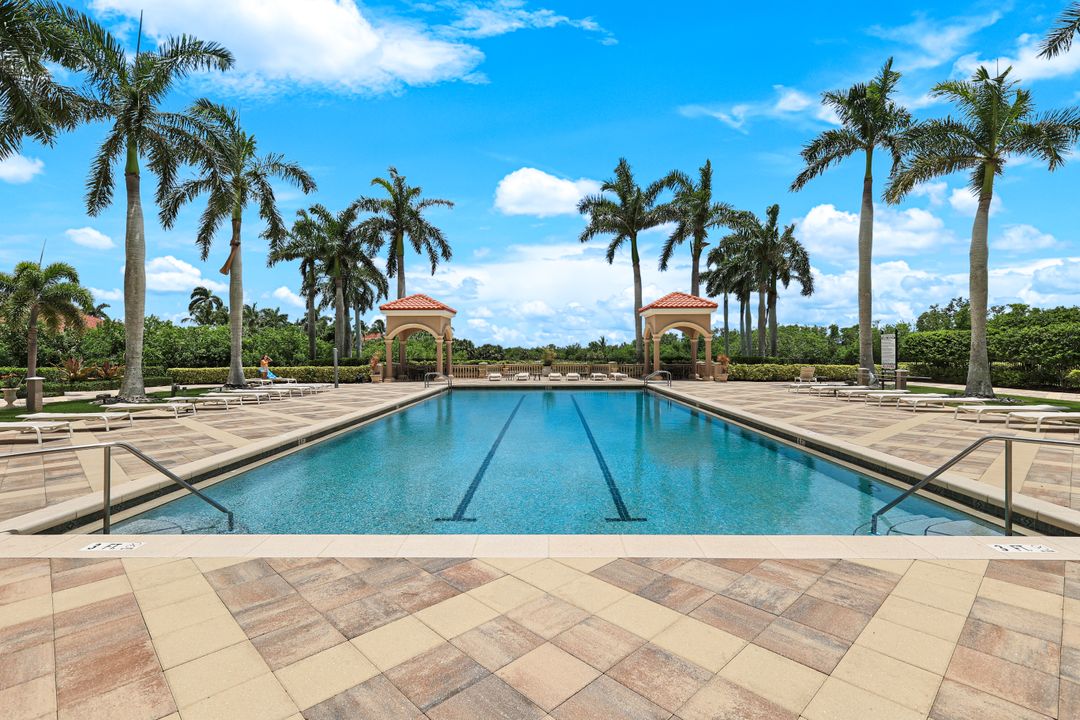 1060 Borghese Ln #902, Naples, FL 34114