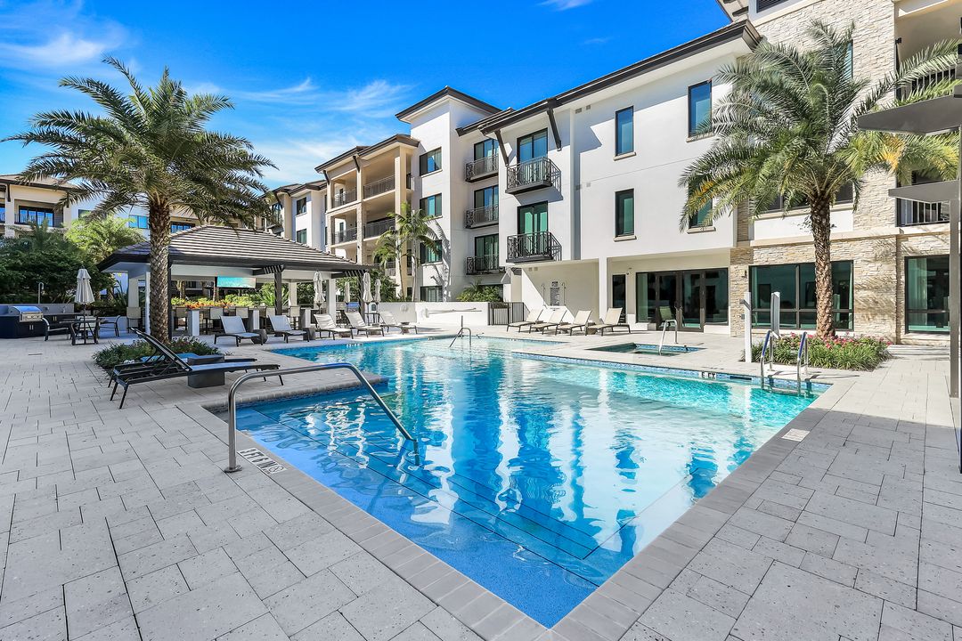 1130 3rd Ave S #211, Naples, FL 34102