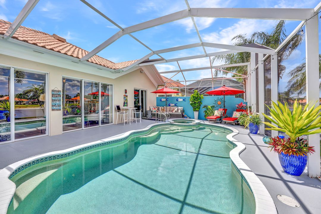 5441 Freeport Ln, Naples, FL 34119