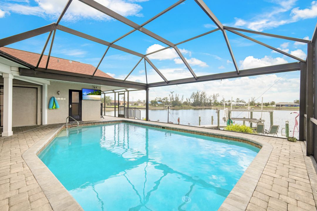 1222 SW 4th Ct, Cape Coral, FL 33991