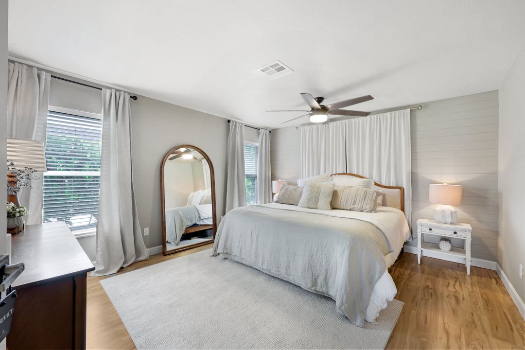 391 Torrey Pines Point, Naples, FL 34113