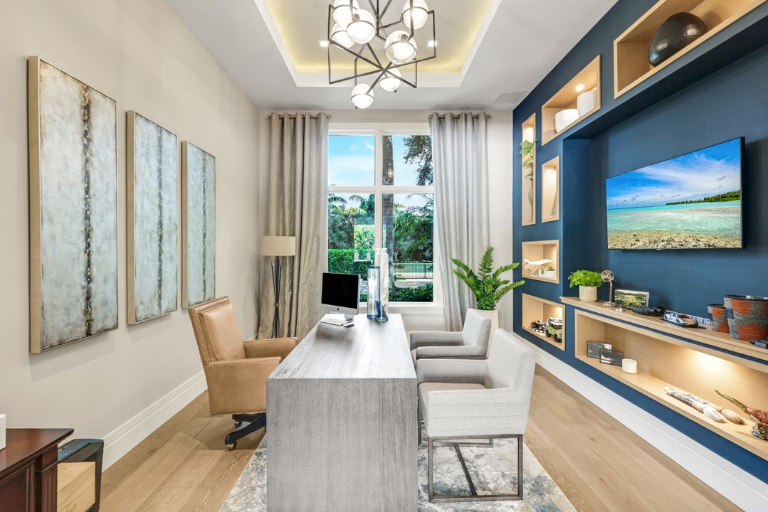 112 Hickory Rd, Naples, FL 34108
