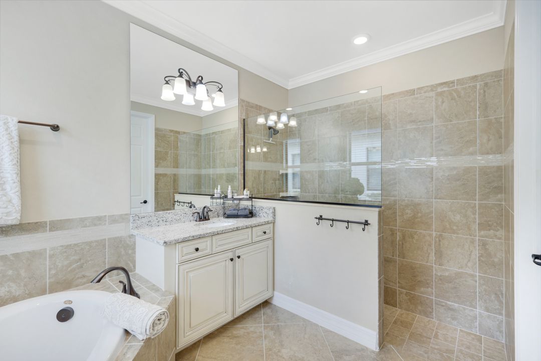 17450 Galway Run, Bonita Springs, FL 34135