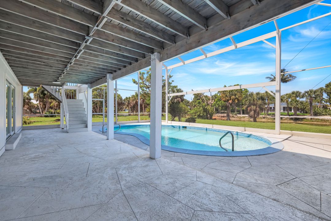 673 E Rocks Dr, Sanibel, FL 33957