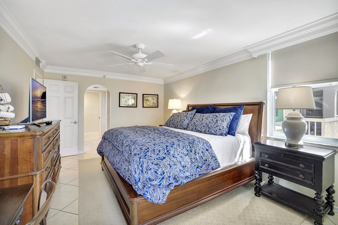 6573 Marissa Loop, Naples, FL 34108