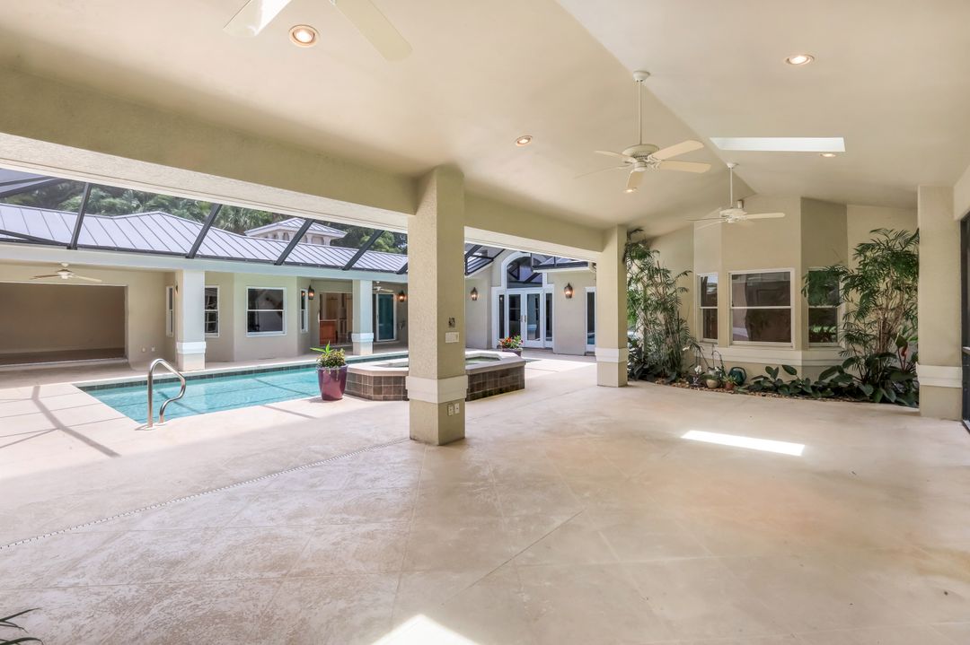 675 Murex Dr, Naples, FL 34102