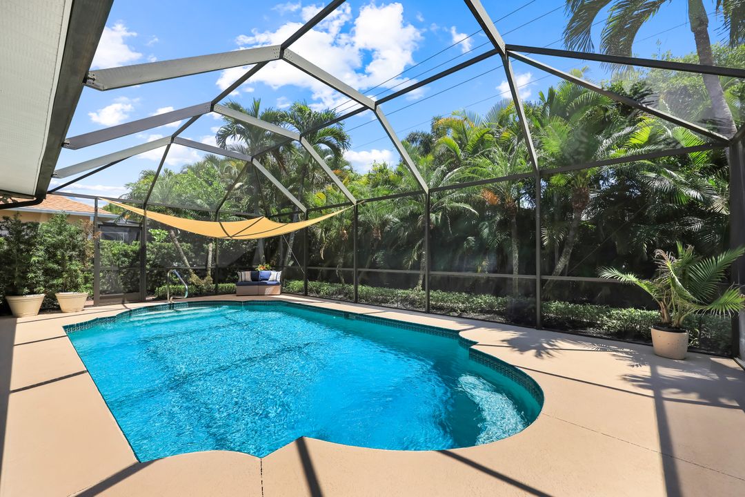 2039 Imperial Cir, Naples, FL 34110