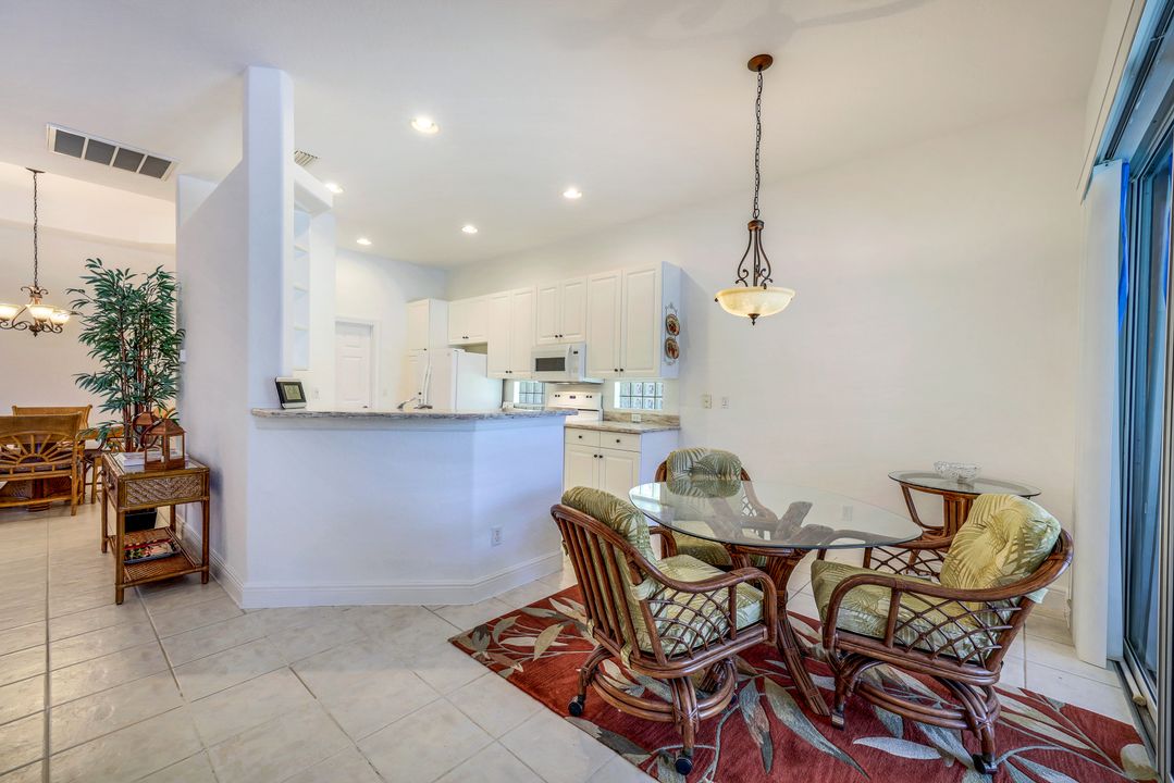 939 Fountain Run, Naples, FL 34119