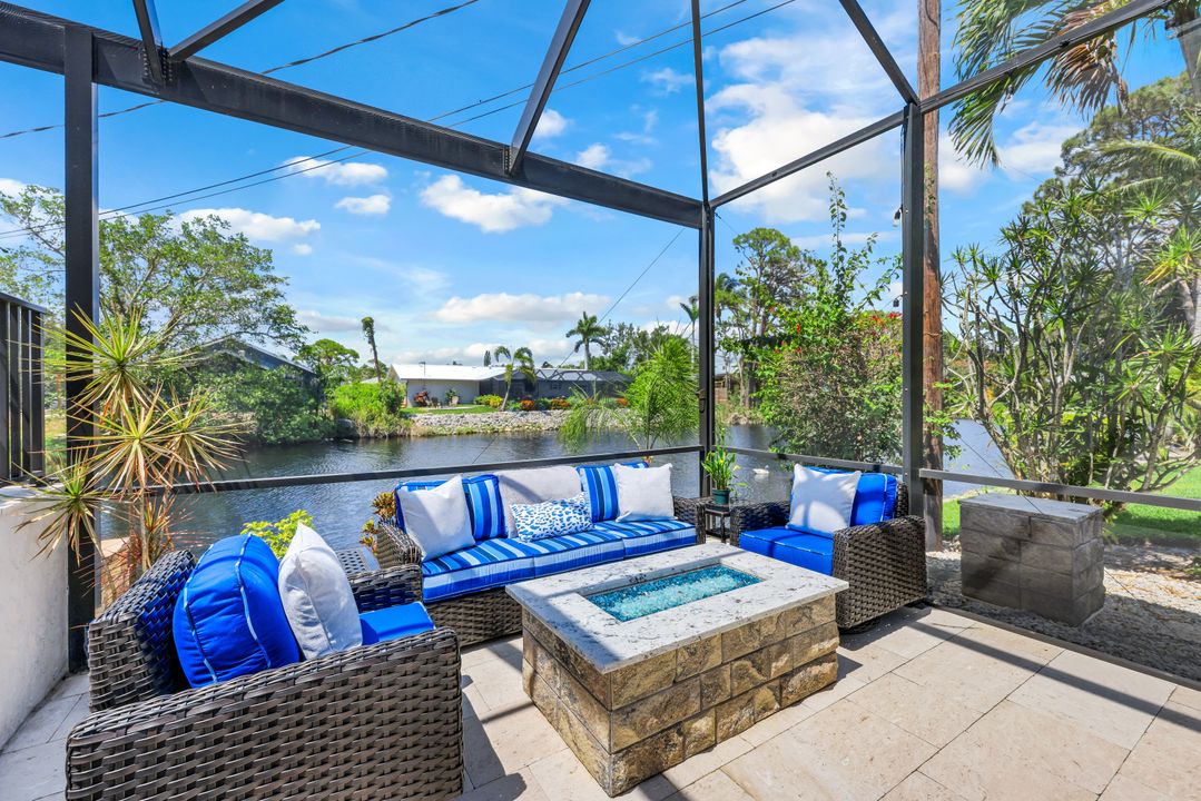 999 E Valley Dr, Bonita Springs, FL 34134