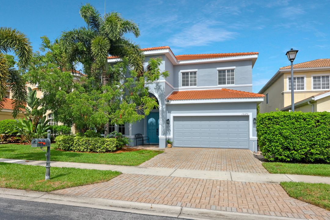15370 Laguna Hills Dr, Fort Myers, FL 33908