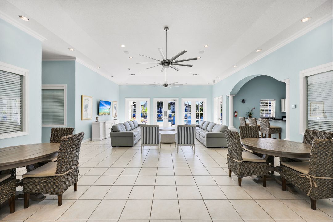 4620 St Croix Ln #911, Naples, FL 34109