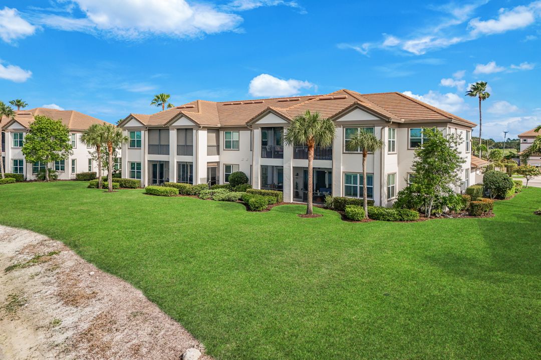 9217 Quartz Ln #102, Naples, FL 34120