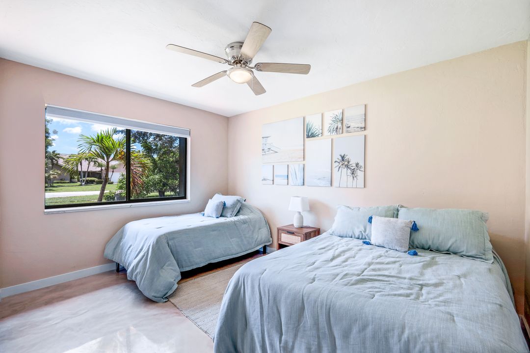 2266 Kings Lake Blvd, Naples, FL 34112