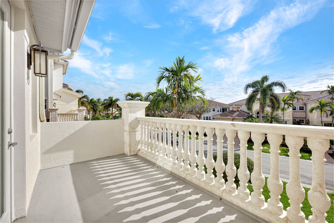 530 Avellino Isles Cir #7201, Naples, FL 34119