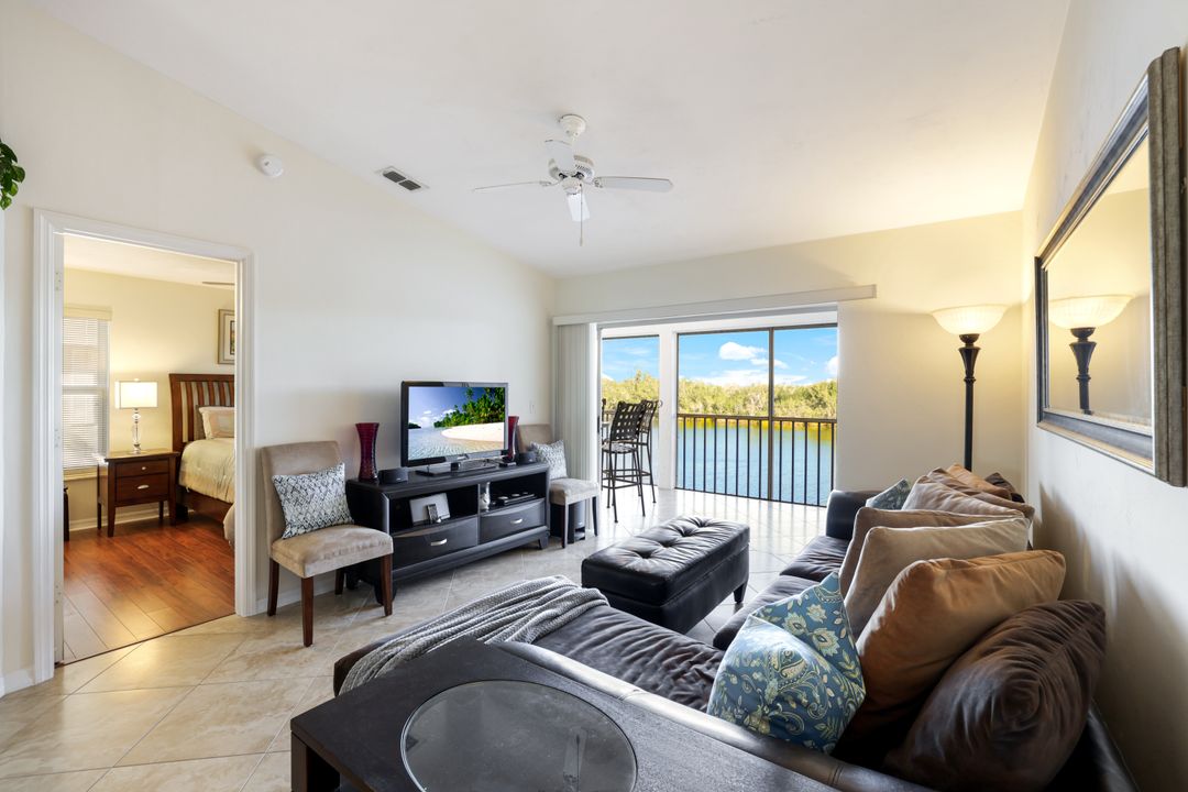 1325 Mainsail Dr #1211, Naples, FL 34114