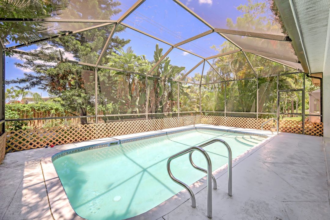 6785 Berwick Pl, Naples, FL 34104