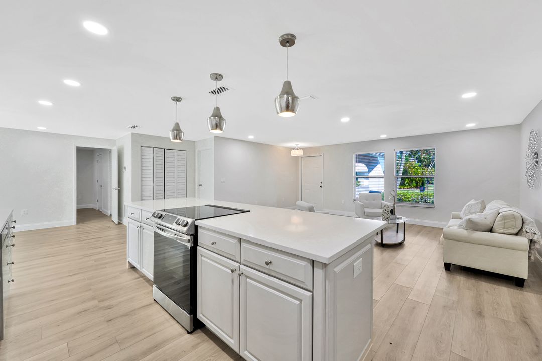 105 Blue Ridge Dr, Naples, FL 34112