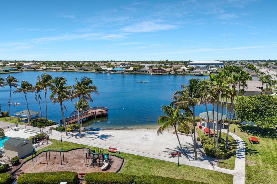 1726 Emerald Cove Cir, Cape Coral, FL 33991