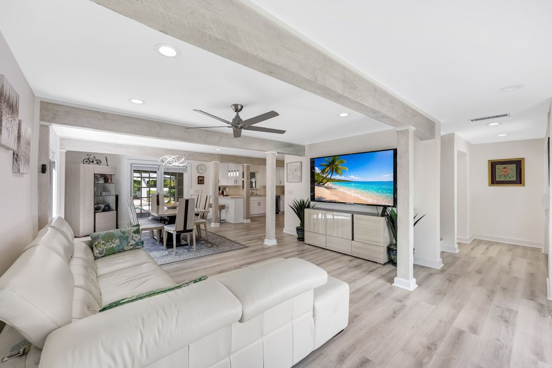 2061 Santa Barbara Blvd, Naples, FL 34116